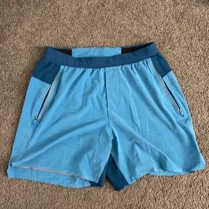Mens Lululemon 6” Shorts EUC No rips tears or stains Size M